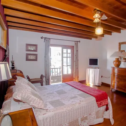 Rent this 2 bed townhouse on San Bartolomé in Las Palmas, Spain