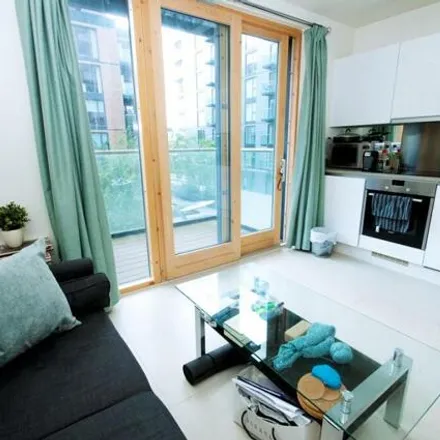 Image 7 - Park Vista Tower, 5 Cobblestone Square, St. George in the East, London, E1W 3AY, United Kingdom - Apartment for sale