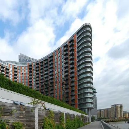 Buy this 1 bed apartment on PLA Vessel Traffic Services in Fairmont Avenue, London