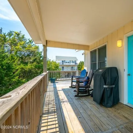 Image 8 - 166 Robin Street, Emerald Isle, NC 28594, USA - House for sale