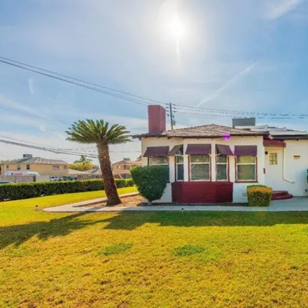 Buy this 3 bed house on 2676 Alta Vista Drive in Bakersfield, CA 93305