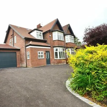 Rent this 5 bed room on 595 Wilmslow Road in Manchester, M20 3QW