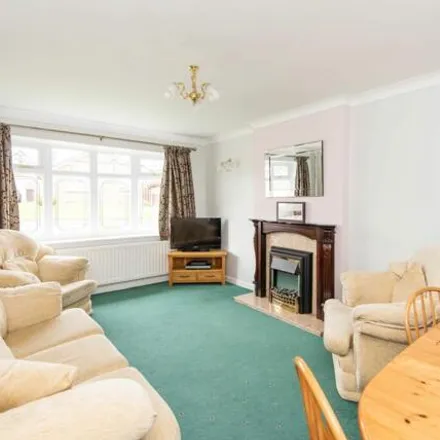 Image 2 - Broadlands Avenue, Sheffield, S20 6RL, United Kingdom - Duplex for sale