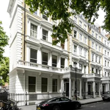 Buy this 1 bed apartment on 30 Courtfield Gardens in London, SW5 0PH