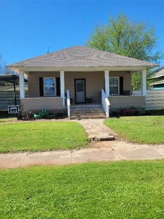 Buy this 3 bed house on 311 South Walnut Street in Pauls Valley, OK 73075