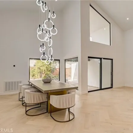 Image 4 - 22432 Itasca Street, Los Angeles, CA 91311, USA - House for sale