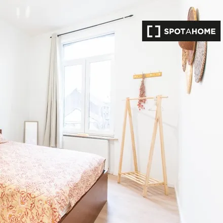 Rent this 8 bed room on Place Alphonse Lemmens - Alphonse Lemmensplein 1 in 1070 Anderlecht, Belgium