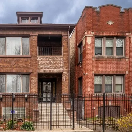 Buy this 4 bed house on 5244 South Loomis Boulevard in Chicago, IL 60609