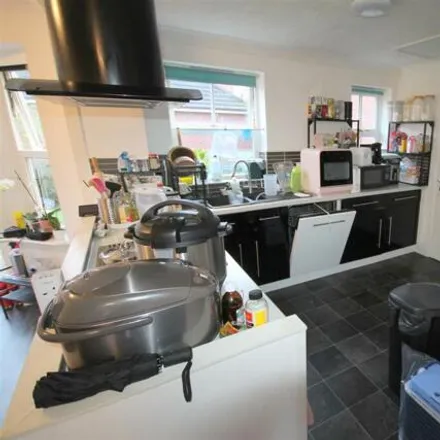 Image 4 - 34 Bissex Mead, Kingswood, BS16 7DY, United Kingdom - House for sale