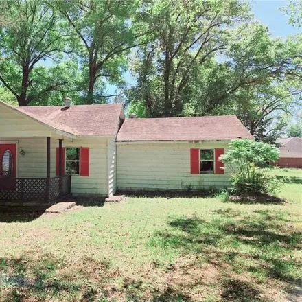 Buy this studio house on 44 Dewitt Avenue in Satsuma, Mobile County