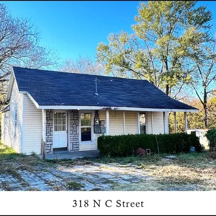Buy this 2 bed house on 318 North C Street in Rogers, AR 72756
