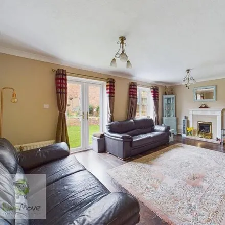 Image 3 - Merryfields, Strood, ME2 3ND, United Kingdom - House for sale