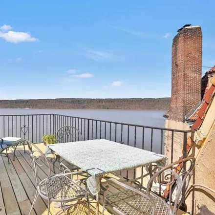 Image 3 - 2501C Palisade Avenue, New York, NY 10463, USA - Apartment for sale