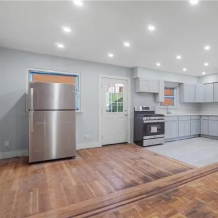 Buy this 4 bed house on 1812 Muliner Avenue in New York, NY 10462