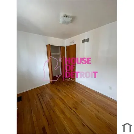 Rent this 3 bed apartment on Woodward / Gratiot NS (NB) in Woodward Avenue, Detroit