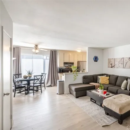 Image 3 - Parthenia Street, Los Angeles, CA 91306, USA - Condo for sale