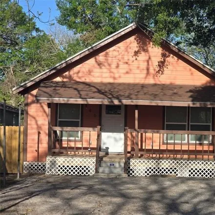 Buy this 2 bed house on 882 South Morgan Street in Angleton, TX 77515