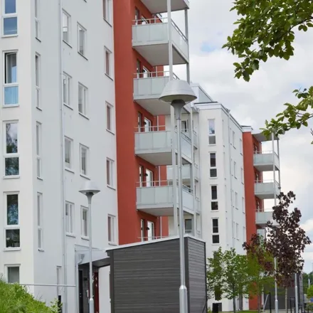 Rent this 3 bed apartment on Alléskolan in Transtensgatan, 694 30 Hallsberg