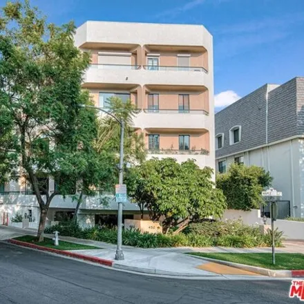 Rent this 4 bed condo on 9178 Civic Center Drive in Beverly Hills, CA 90210