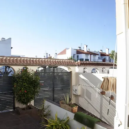 Rent this 5 bed apartment on Calle Clavel in 41940 Mairena del Aljarafe, Spain