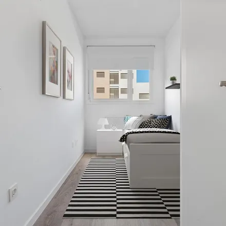 Image 5 - Con Sazón, Calle Cerro del Monte, 1, 28052 Madrid, Spain - Apartment for rent