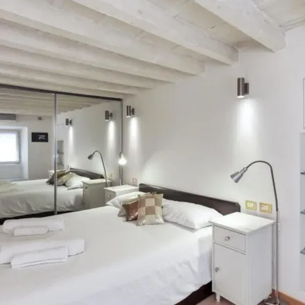 Image 8 - Via Sant'Agnese, 14, 20123 Milan MI, Italy - Apartment for rent