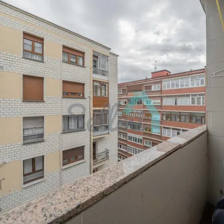 Image 3 - Plaza Mayor, 8, 33201 Gijón, Spain - Apartment for rent