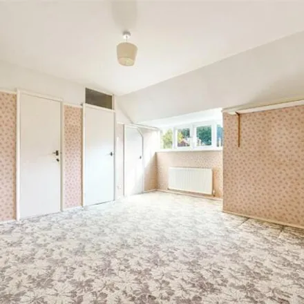 Image 7 - Second Avenue, Worthing, BN14 9NX, United Kingdom - House for sale