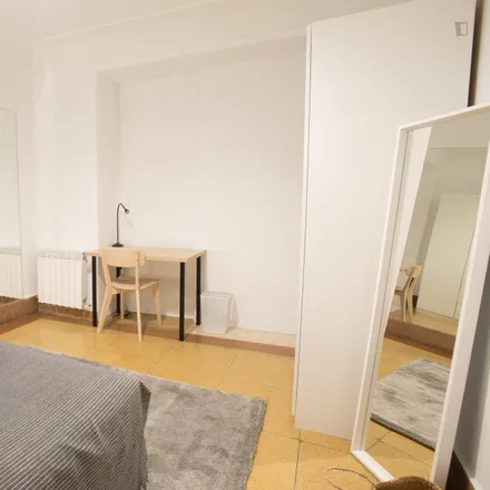 Rent this 1studio room on Dos Naciones in Calle del Conde de Romanones, 28012 Madrid