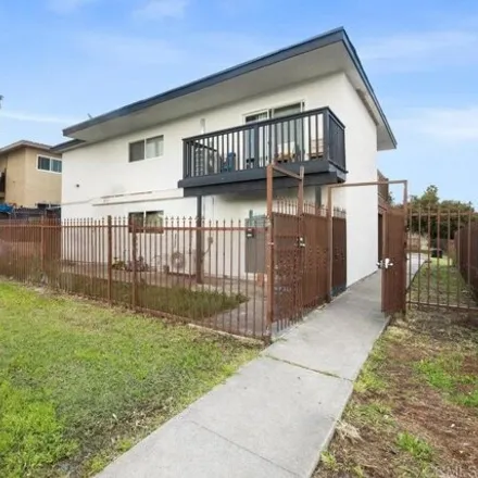 Buy this studio house on 937 Grand Avenue in Spring Valley, CA 91977