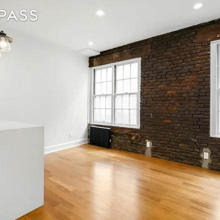 Image 4 - 57 Thompson Street, New York, NY 10012, USA - Apartment for rent