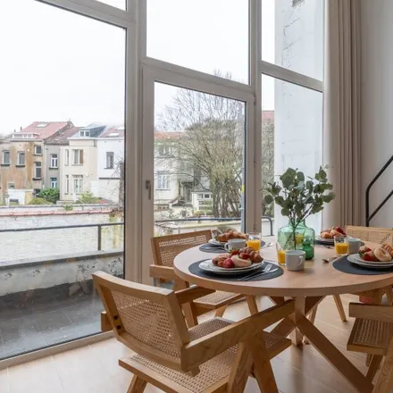 Rent this 2 bed apartment on Chaussée d'Ixelles - Elsense Steenweg 208 in 1050 Ixelles - Elsene, Belgium