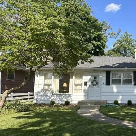 Buy this 3 bed house on 505 Dawes Avenue in Wheaton, IL 60189