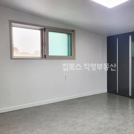 Rent this studio apartment on 서울특별시 관악구 봉천동 95-4