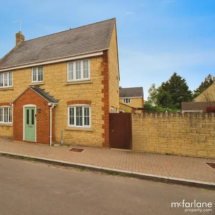 Rent this 4 bed duplex on Minnow Close in Swindon, SN25 2HW