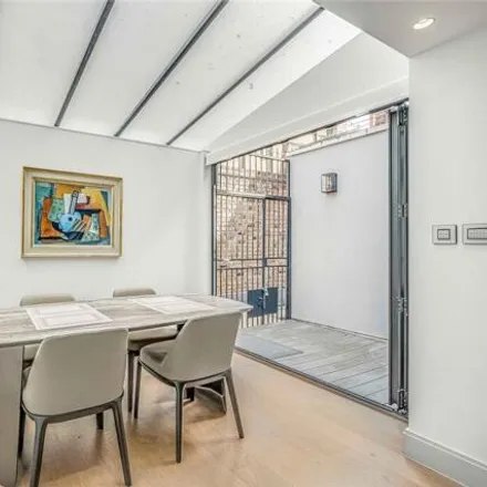 Image 7 - 37 Limerston Street, London, SW10 0HH, United Kingdom - Townhouse for sale