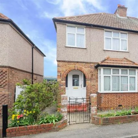 Buy this 3 bed house on Courtwood Car Services in Wilmar Close, London