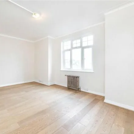 Image 2 - Gilling Court, Belsize Grove, London, NW3 4XD, United Kingdom - Apartment for rent