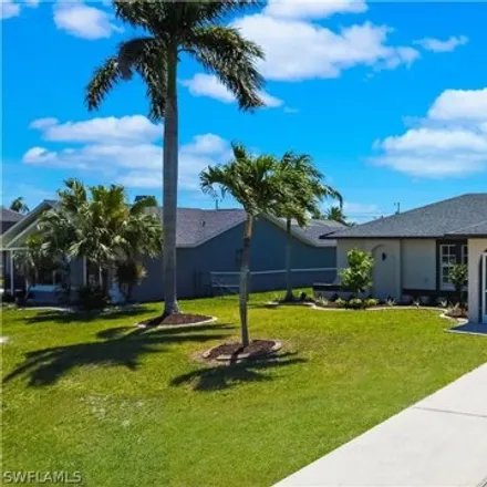 Image 3 - 2054 Northeast 3rd Street, Cape Coral, FL 33909, USA - House for sale