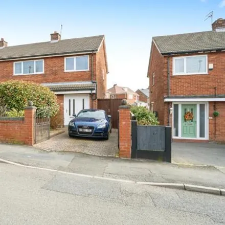 Buy this 3 bed duplex on 130 Cross Lane in Knowsley, L35 3QQ