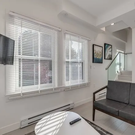 Rent this 2 bed townhouse on Robson Street in Vancouver, BC V6G 1G2