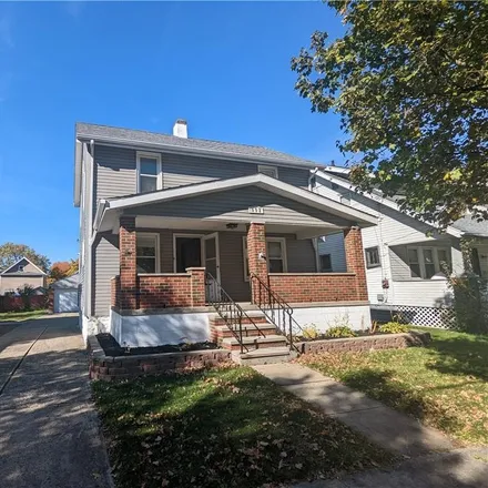 Rent this 3 bed house on 992 Neptune Avenue in Akron, OH 44301