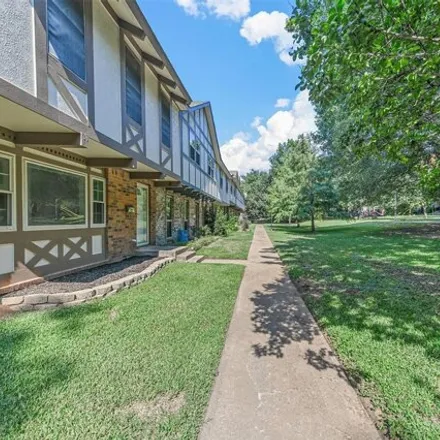 Image 2 - 342 Westview Ter, Arlington, Texas, 76013 - House for sale