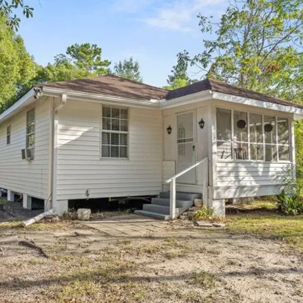 Buy this 2 bed house on 1118 Edna Street in Waveland, MS 39576