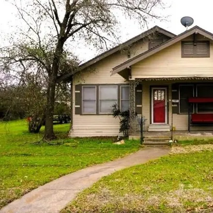 Buy this 4 bed house on 201 Fannin Street in Groesbeck, TX 76642