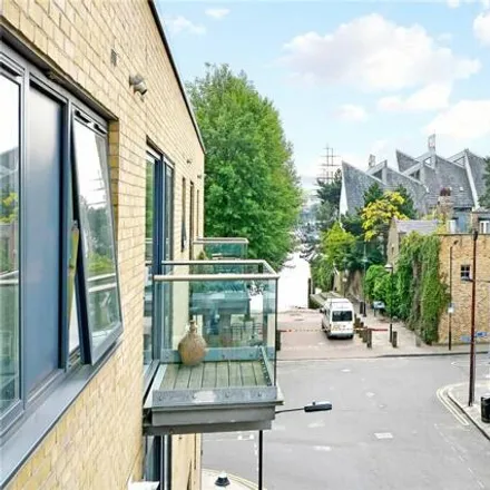 Image 9 - Equinox, 1 Douglas Path, Cubitt Town, London, E14 3GR, United Kingdom - Apartment for sale