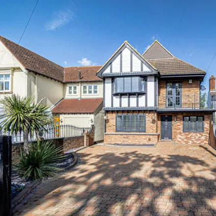 Image 1 - Blenheim Chase, Leigh on Sea, SS9 3BZ, United Kingdom - House for sale