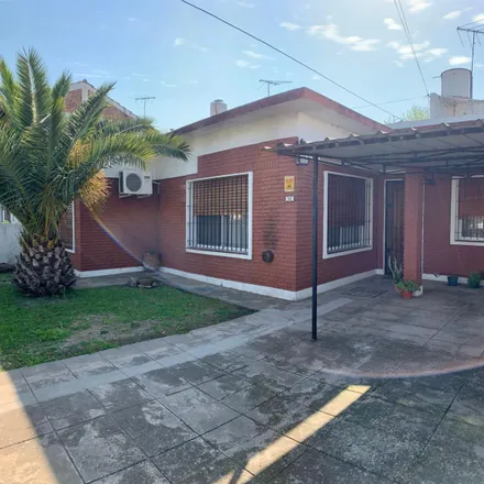 Buy this 2 bed house on Italia 1063 in 1852 Burzaco, Argentina