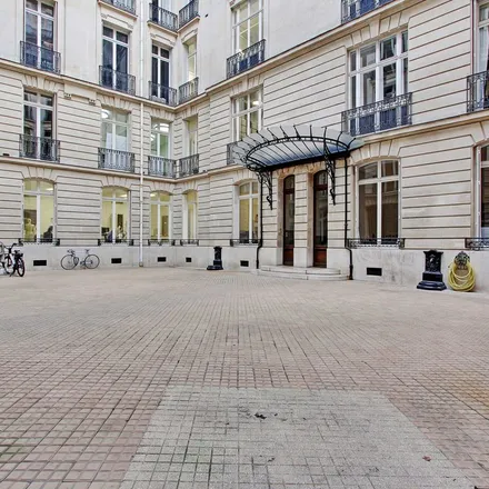 Image 6 - 77 Avenue Raymond Poincaré, 75116 Paris, France - Apartment for rent