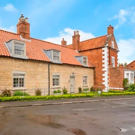 Buy this 3 bed townhouse on High Street in Sleaford, Ng34